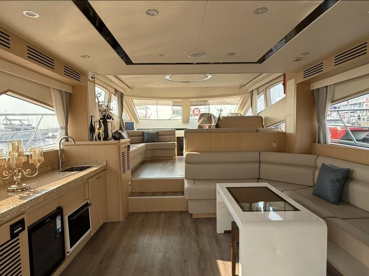 Yachts (1)